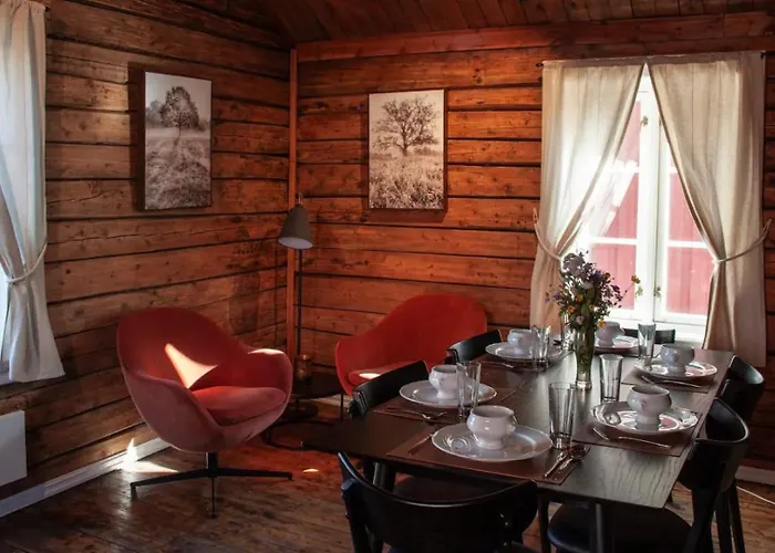 Authentic Central Located Cabin Close To Reinebringen Lofoten
